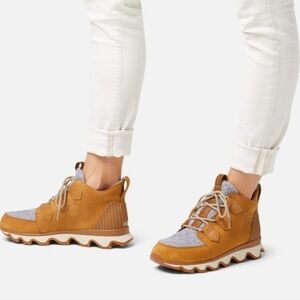 Sorel Camel and Gray High-Top Ankle Front Tie Boots